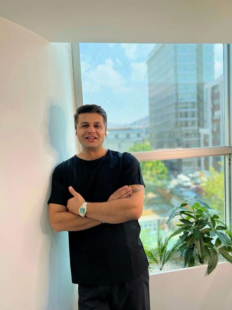  İzmir DentaPoint Diş Hekimleri - Mahmut Boran